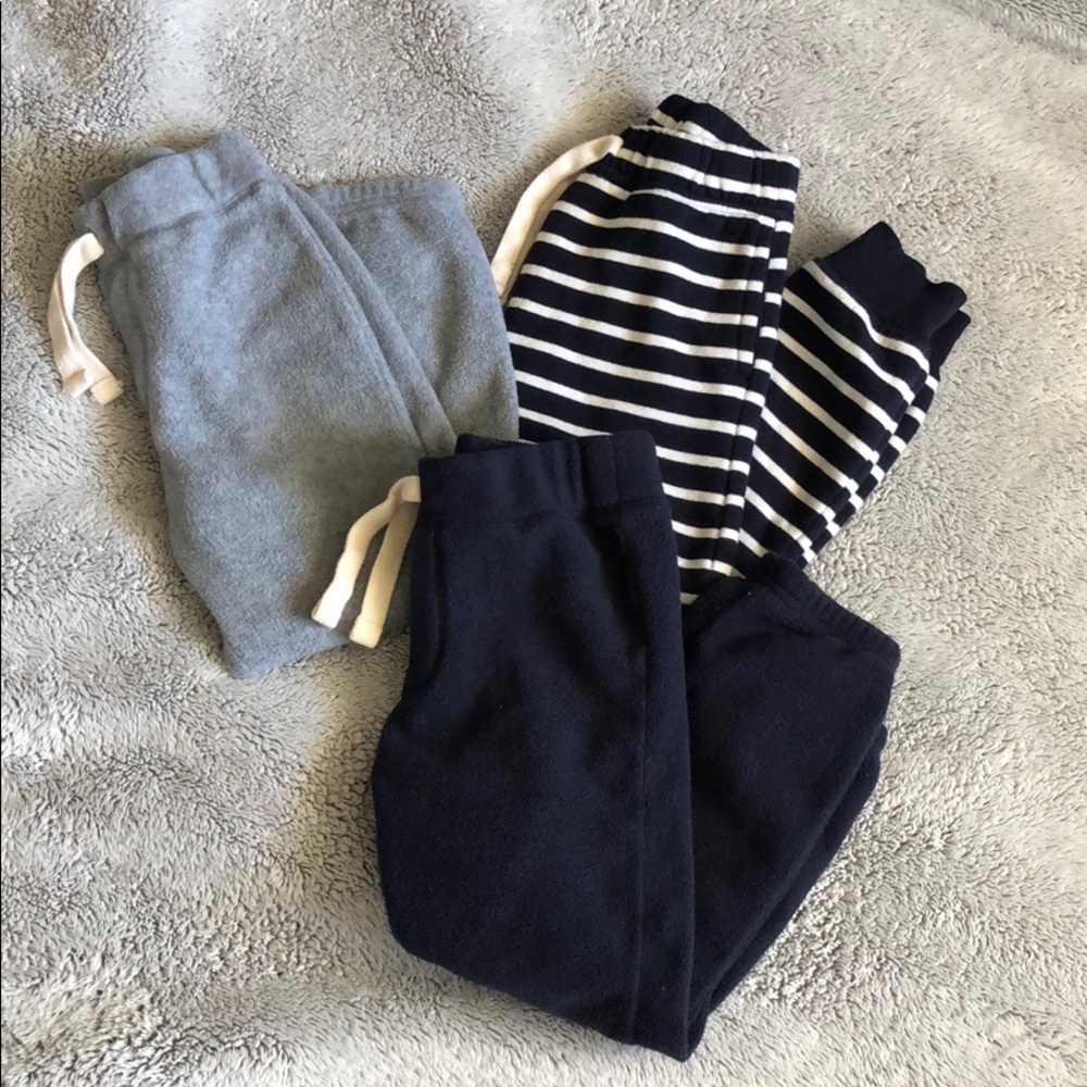 3 Pairs of Old Navy Joggers 4T